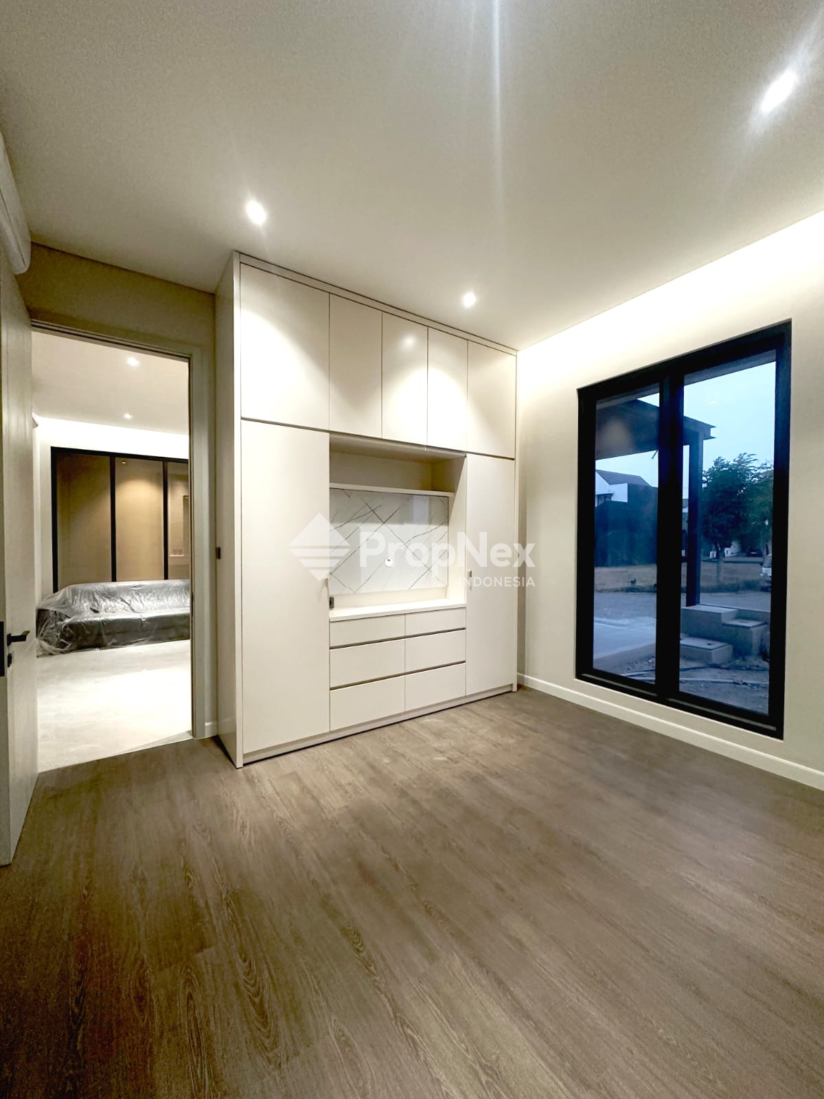 Rumah Royal Residence — foto 8